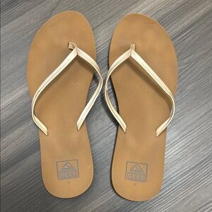 Reef Women's Tan Flip Flops